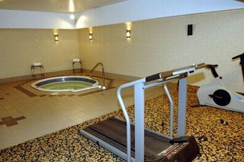 Lakeview Inns & Suites - Хинтън Съоръжения снимка