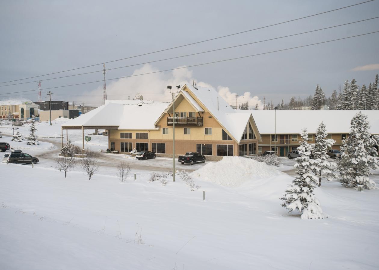 Lakeview Inns & Suites - Хинтън Екстериор снимка